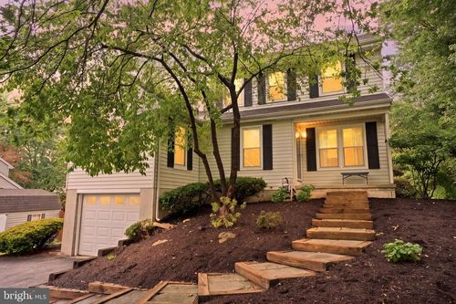 996 Rill Rd, READING, PA, 19606-3562 | Card Image