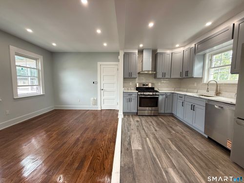 32 Hadley Street, Bridgeport, CT, 06610 | Card Image