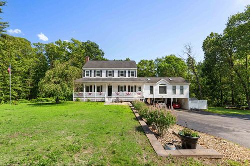 11 Parkside Dr, Pelham, NH, 03076-2124 | Card Image