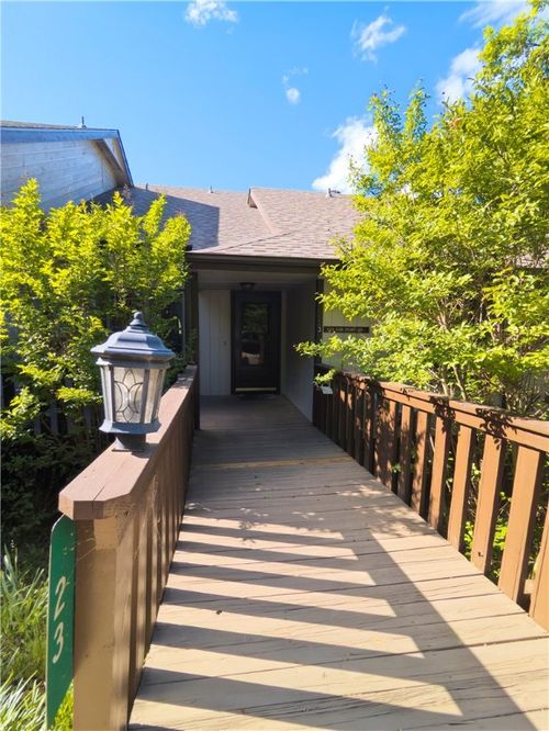 23 Oak Point Dr, Holiday Island, AR, 72631-4523 | Card Image