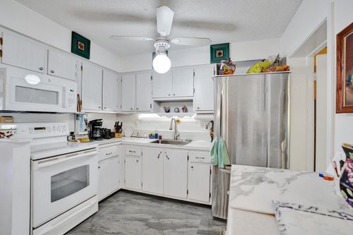 2702 Knight Ln, Delray Beach, FL, 33445-5885 | Card Image