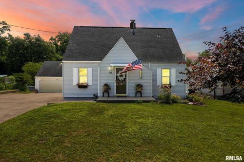 309 Peach St, Washington, IL, 61571-1927 | Card Image