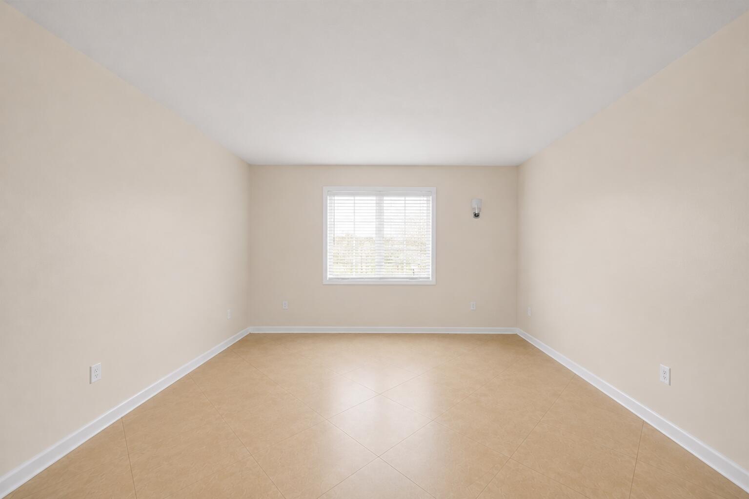 Residential Lease in Dania Beach 4