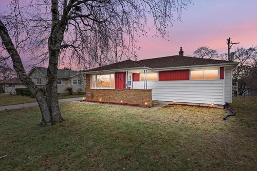 5405 W Hemlock Road, MILWAUKEE, WI, 53223 | Card Image