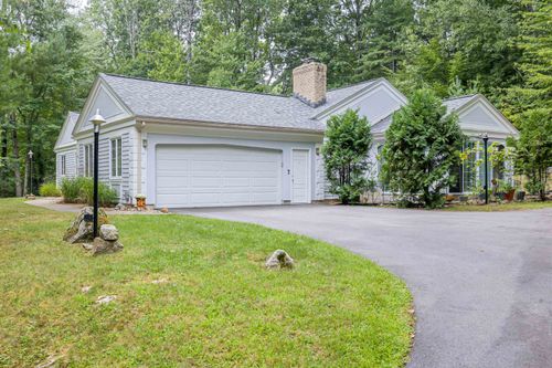 20 Buttonwood Rd, Bedford, NH, 03110-5704 | Card Image