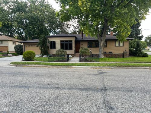904 Owens Avenue W, Bismarck, ND, 58501 | Card Image