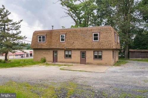 990 Pottstown Pike, CHESTER SPRINGS, PA, 19425-3509 | Card Image