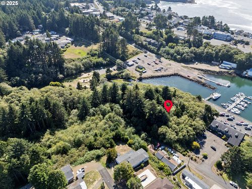 200 Se Bayview Ave, Depoe Bay, OR, 97341 | Card Image