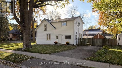 92 E Gore St, Stratford, ON, N5A3X5 | Card Image