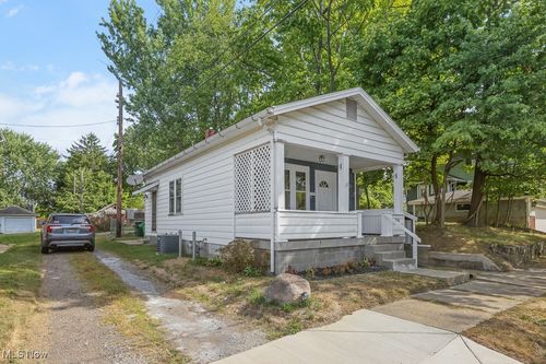 725 W Summit St, Alliance, OH, 44601-2764 | Card Image