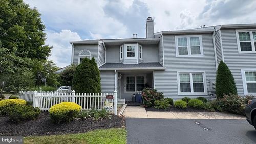 651 Rose Hollow Dr, YARDLEY, PA, 19067-6332 | Card Image