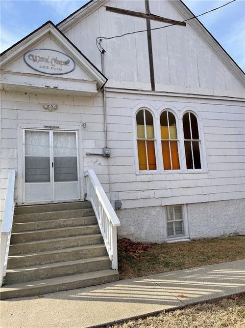 400 N College Street, Richmond, MO, 64085 | Card Image