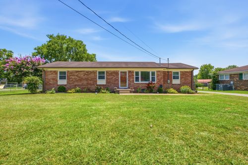 424 Sam Houston Dr, Lebanon, TN, 37087-2150 | Card Image