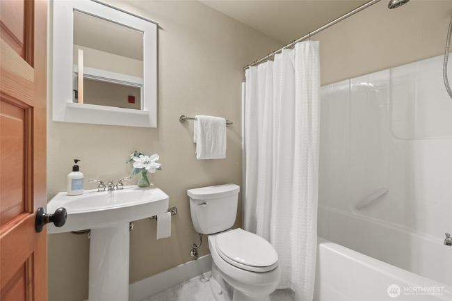 Second Full Bathroom | Image 18