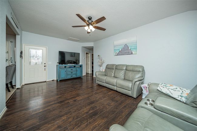 10610 Royal Adrian Dr, House other with 4 bedrooms, 3 bathrooms and null parking in Conroe TX | Image 5
