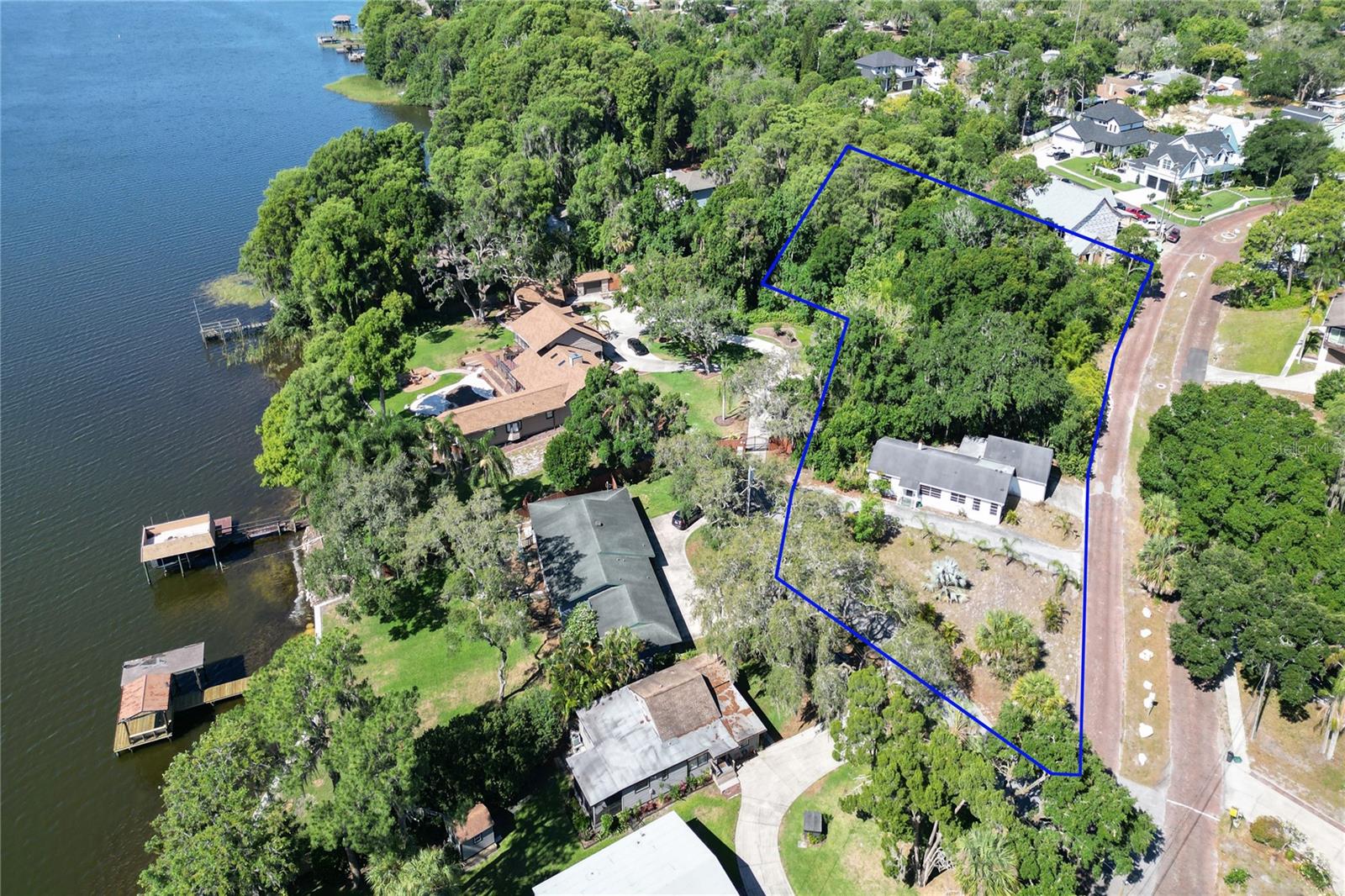 Lakeview Dr, Tarpon Springs, FL 34689