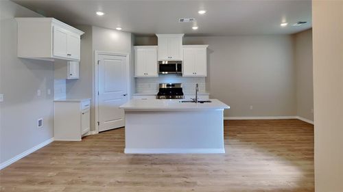 6932 Labelle Dr, Warr Acres, OK, 73132-4502 | Card Image