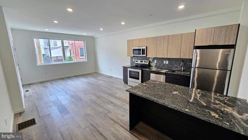 apt-c1-300 N Budd St, PHILADELPHIA, PA, 19104-5850 | Card Image