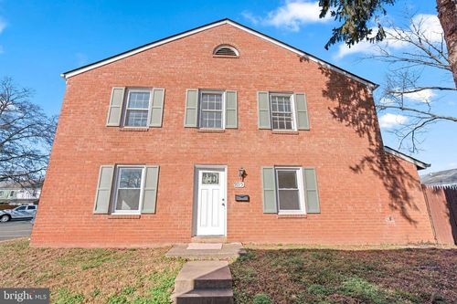 9715 Pickett Ln, MANASSAS, VA, 20110-5907 | Card Image