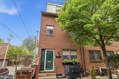 a-520 Lombard St, PHILADELPHIA, PA, 19147-1402 | Card Image