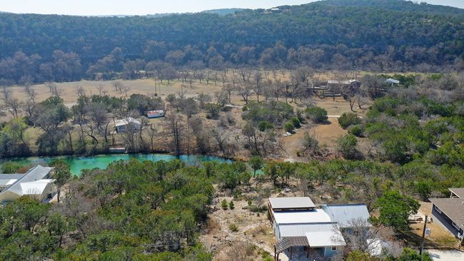 205 Cedar Cliff Loop, Home with 3 bedrooms, 2 bathrooms and 1 parking in Hunt TX | Image 9