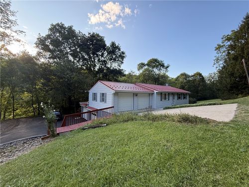 221 Blackswoods Rd, Freedom, PA, 15042-9646 | Card Image