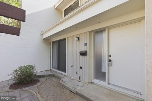 2369 Southgate Sq, RESTON, VA, 20191-1215 | Card Image