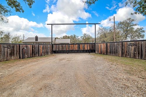 3817 Cross Timber Rd, Burleson, TX, 76028-6709 | Card Image