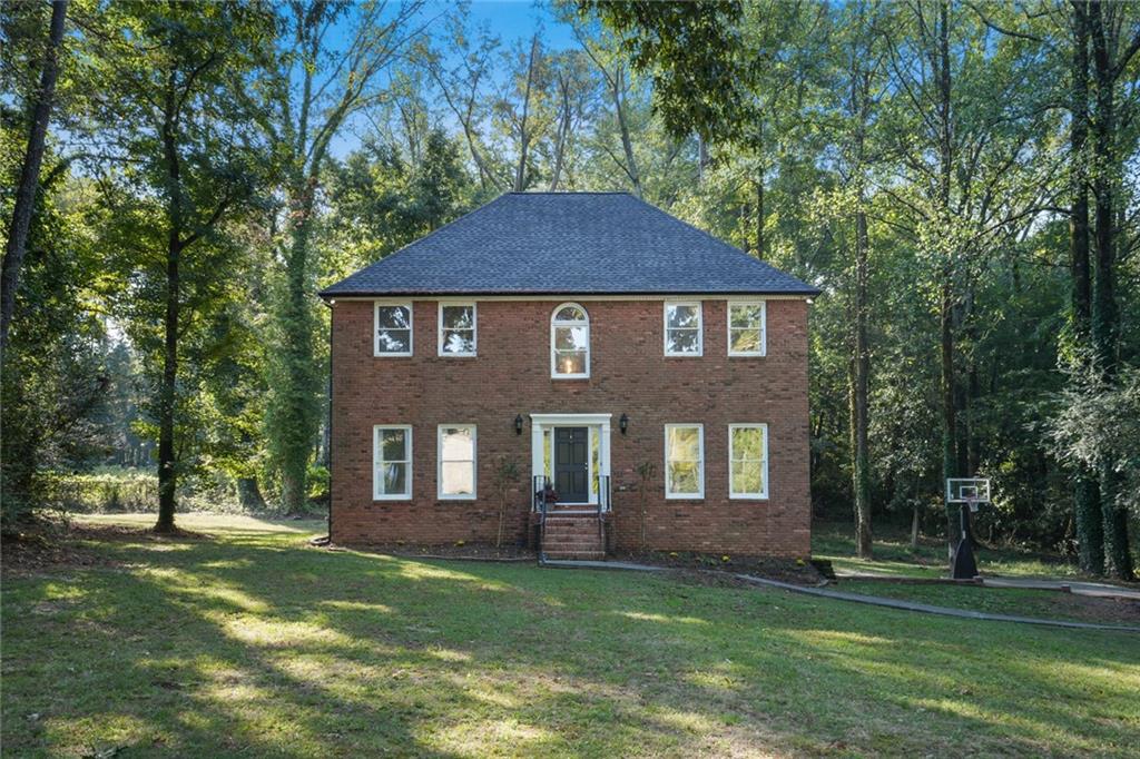 Brooks Dr, Snellville, GA 30078