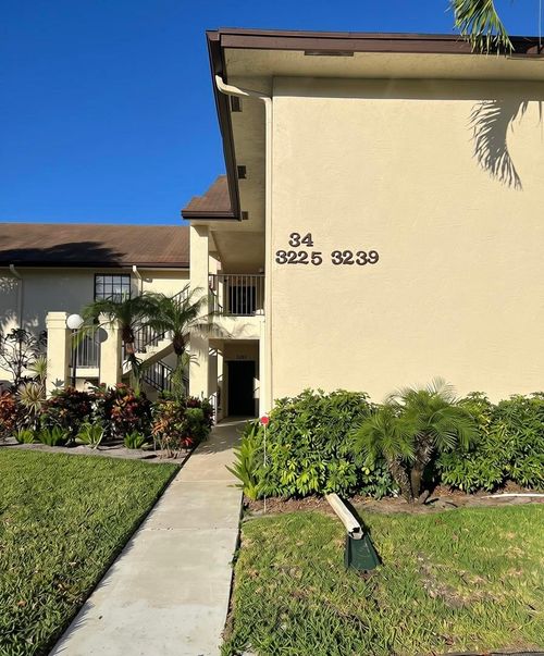 3237 Jog Park Dr, Greenacres, FL, 33467-2077 | Card Image