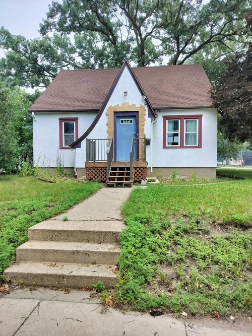 1002 10th Ave N, Saint Cloud, MN, 56303-2815 | Card Image