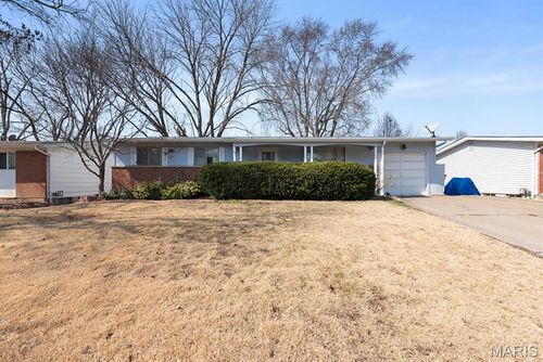 2755 Patterson Rd, Florissant, MO, 63031-1707 | Card Image