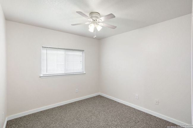 8607 Cheyenne Blf, House other with 4 bedrooms, 2 bathrooms and null parking in Converse TX | Image 11