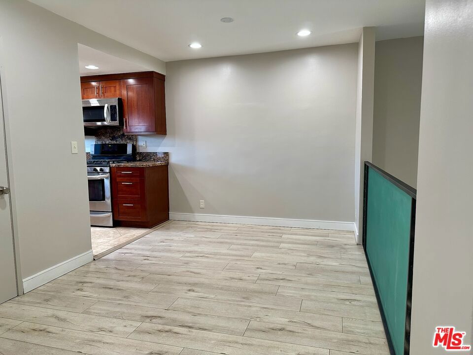 Residential Lease in Van Nuys 4