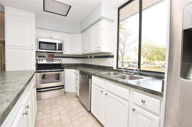 1127 Oakhill St, House other with 3 bedrooms, 2 bathrooms and null parking in LAKELAND FL | Image 8