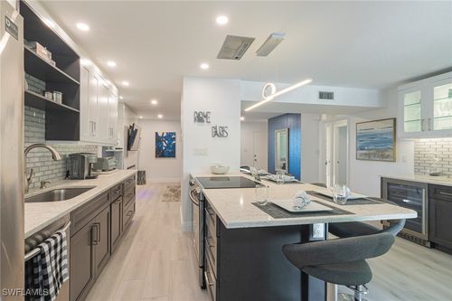 f37-788 Park Shore Dr, NAPLES, FL, 34103-3781 | Card Image