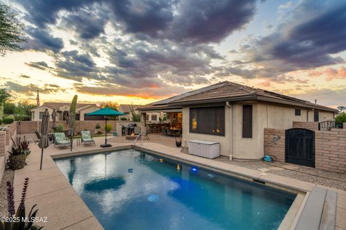 2068 E Thunderchief Dr, Green Valley, AZ, 85614-5829 | Card Image