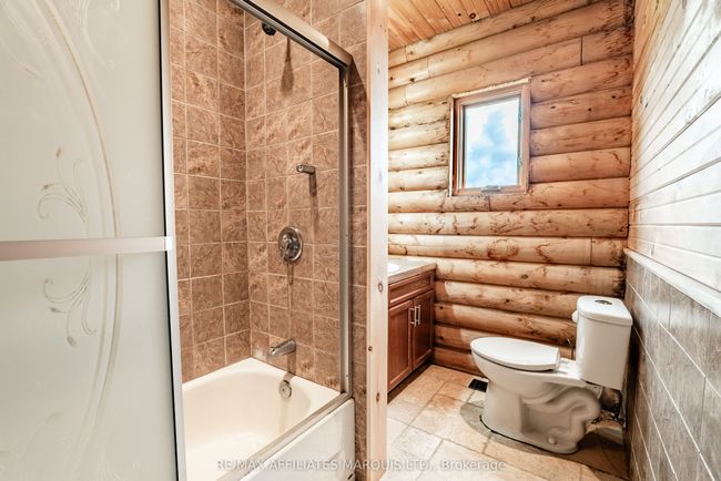 19799 County Rd, House other with 4 bedrooms, 3 bathrooms and 15 parking in Dunvegan ON | Image 24