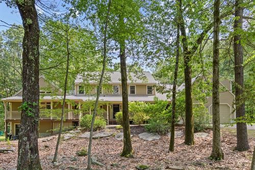 9 Stagecoach Rd, Princeton, MA, 01541-1530 | Card Image