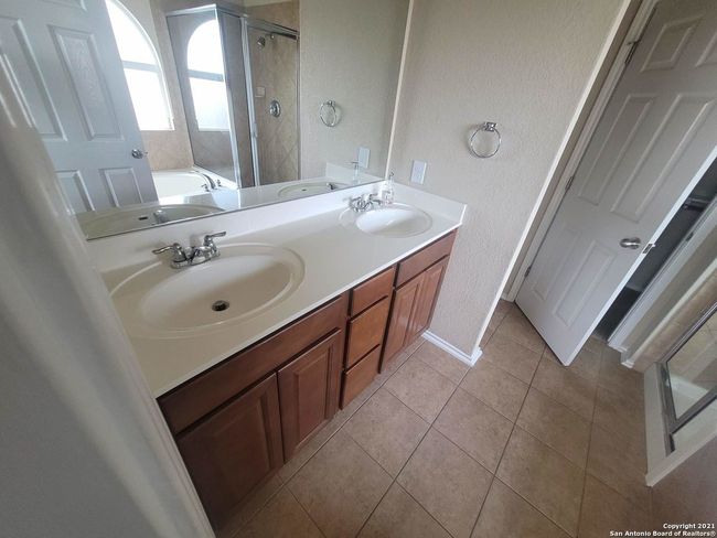 8715 Mediator Path, House other with 4 bedrooms, 3 bathrooms and null parking in Converse TX | Image 18