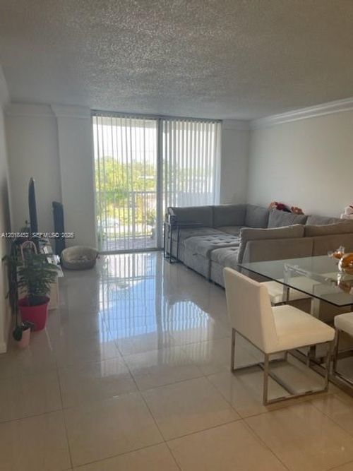 303-2020 Ne 135th St, North Miami, FL, 33181-2107 | Card Image
