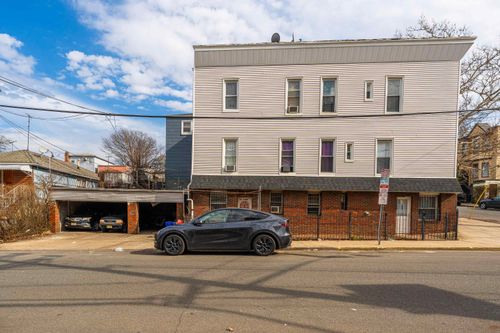 180 Thorne St, Jersey City, NJ, 07307-4144 | Card Image