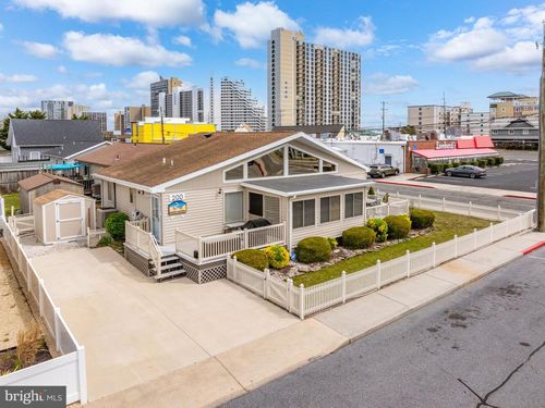 200 Arctic Ave, OCEAN CITY, MD, 21842-5064 | Card Image