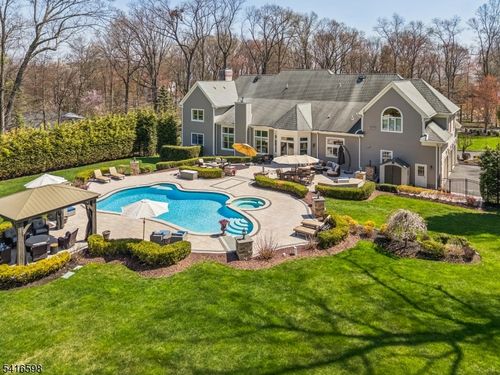 55 Deer Run, Watchung, NJ, 07069-6220 | Card Image