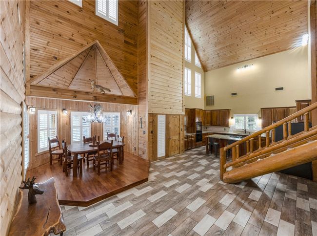 Dining and kitchen areas | Image 9