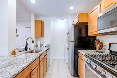 apt-208-39 Broadway, Malden, MA, 02148-6020 | Card Image