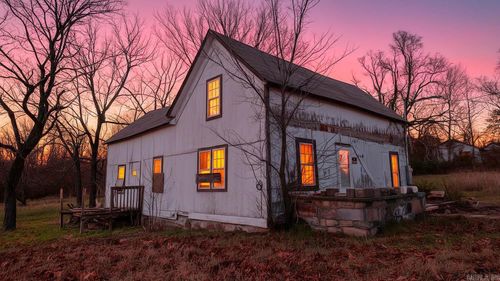 210 N Oak St, Salem, AR, 72576-9738 | Card Image