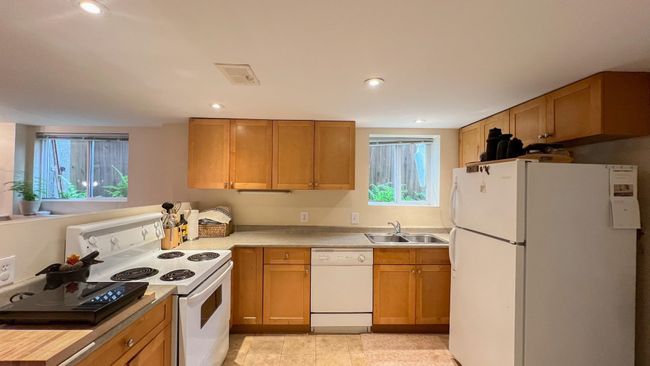 240 E 37 Th Avenue, House other with 4 bedrooms, 2 bathrooms and 1 parking in Vancouver BC | Image 10