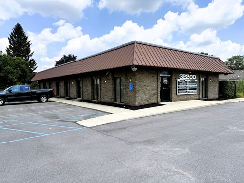 32200 Schoolcraft Rd, Livonia, MI, 48150-4301 | Card Image