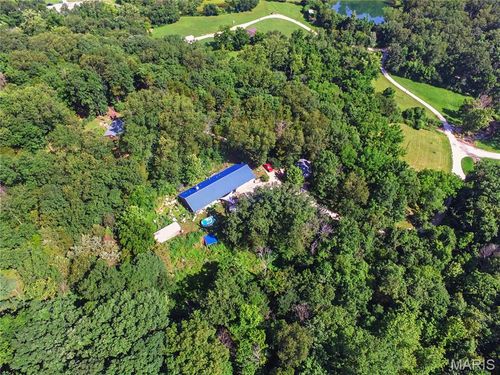 135 Wood Valley Trl, Pacific, MO, 63069-2726 | Card Image
